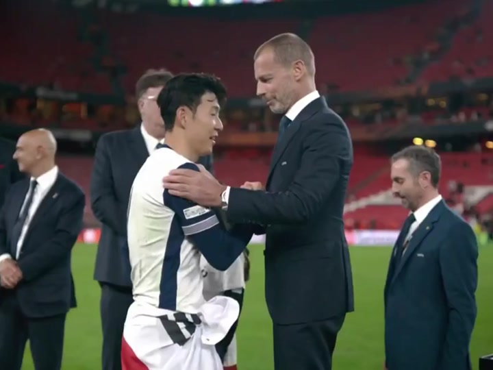 包含战术奏效！热刺双翼齐飞压制孙兴慜整场无力还手！的词条