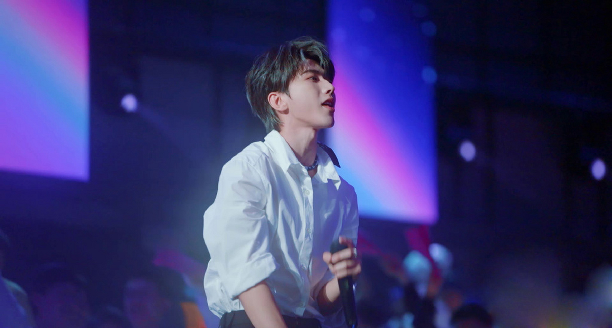 Scout回归赛场，高光表现首场状态亮眼，巴黎圣日耳曼观众沸腾！的简单介绍