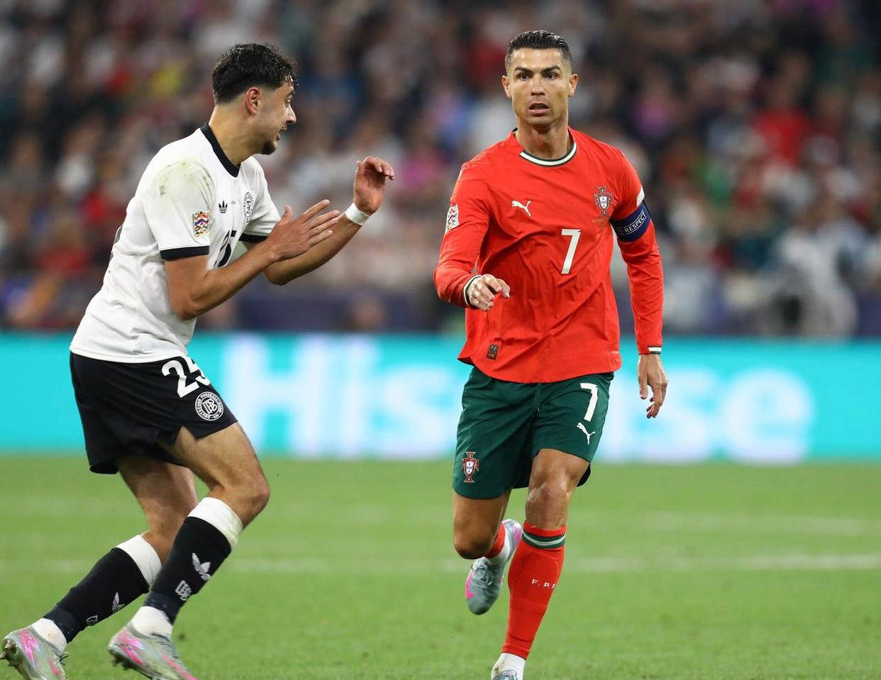 C罗连续十场比赛得分超过大胜，巴黎圣日耳曼挑战极限！的简单介绍