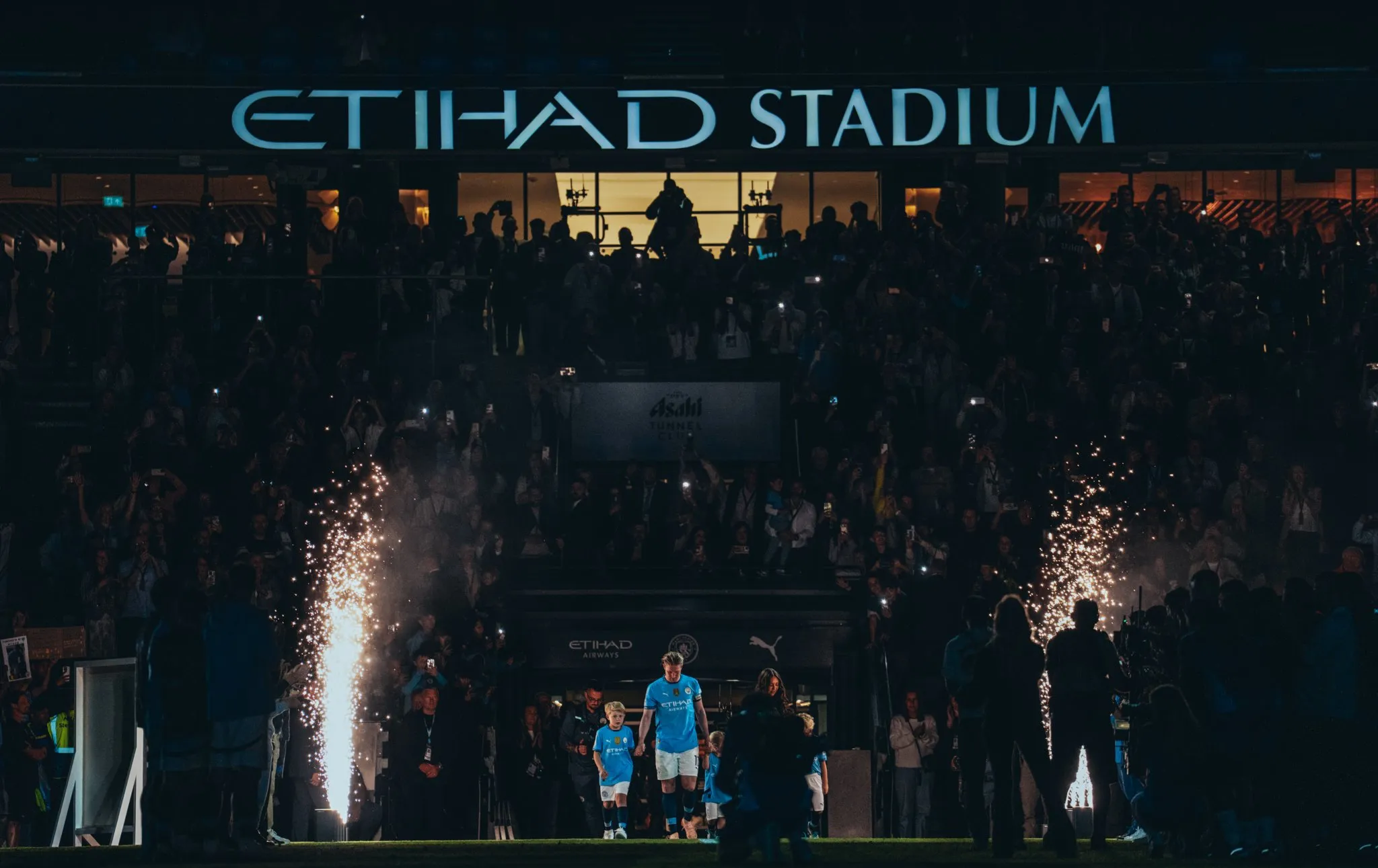  德布劳内在G2比赛中回归赛场，问鼎冠军引发热议！